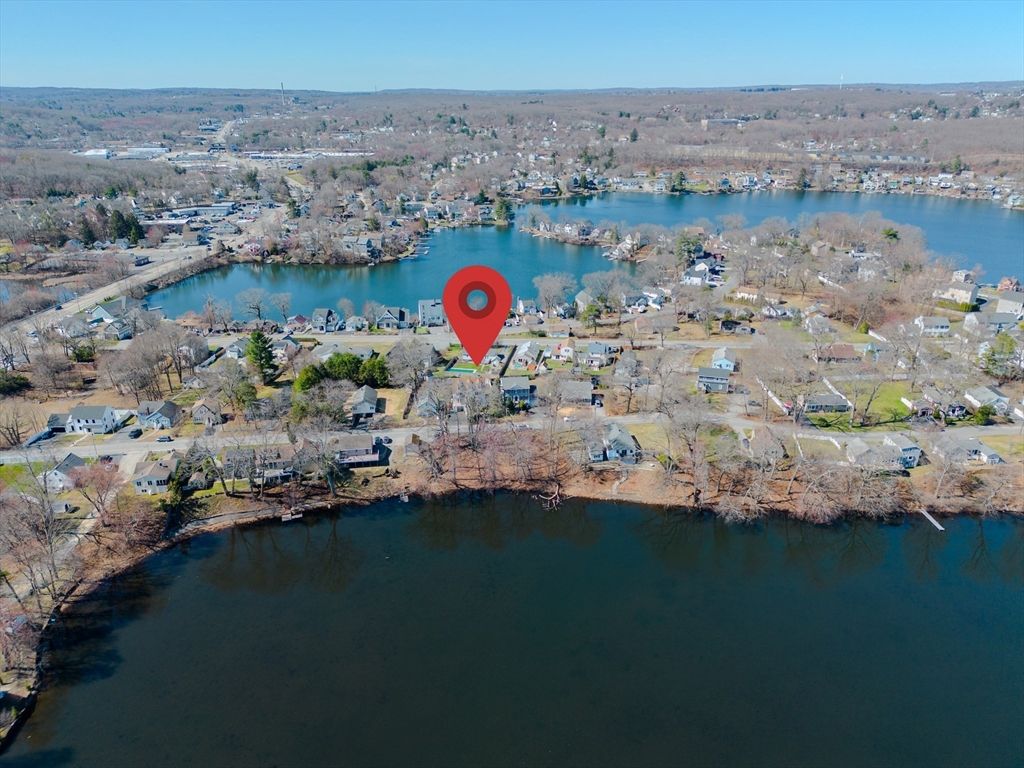 33 Lakeside Dr, Shrewsbury, MA 01545