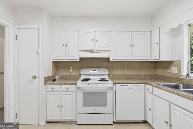 1446 Walnut Ridge Way, Stone Mountain, GA 30083