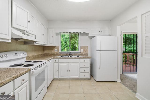 1446 Walnut Ridge Way, Stone Mountain, GA 30083