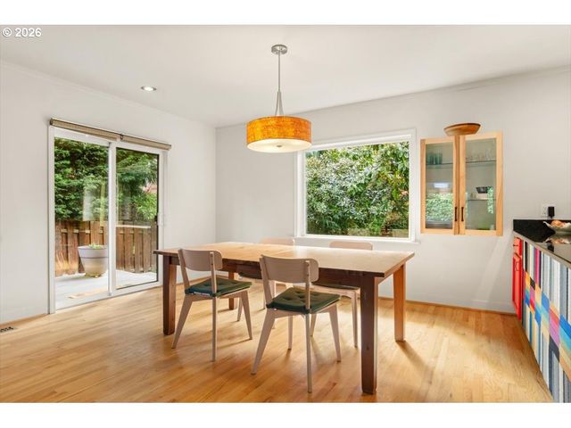 6610 Sw CANYON Ln, Portland, OR 97225