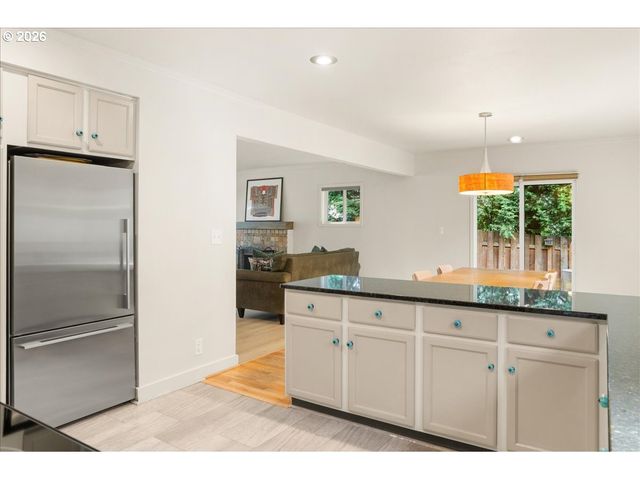 6610 Sw CANYON Ln, Portland, OR 97225