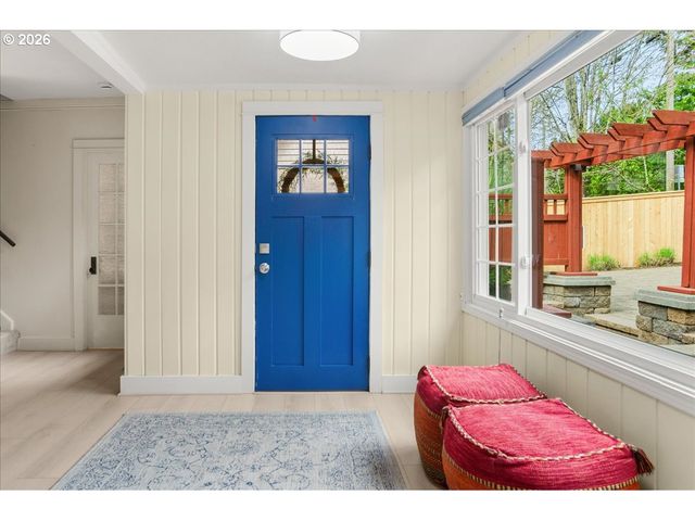 6610 Sw CANYON Ln, Portland, OR 97225