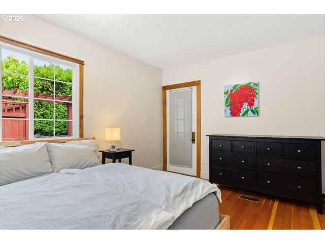 6610 Sw CANYON Ln, Portland, OR 97225