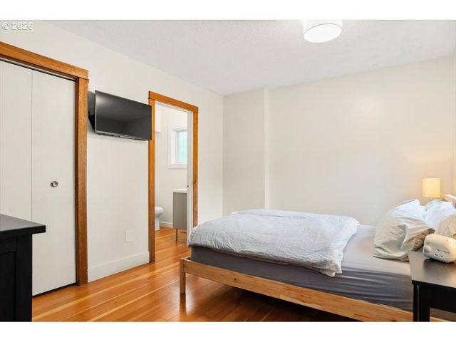 6610 Sw CANYON Ln, Portland, OR 97225