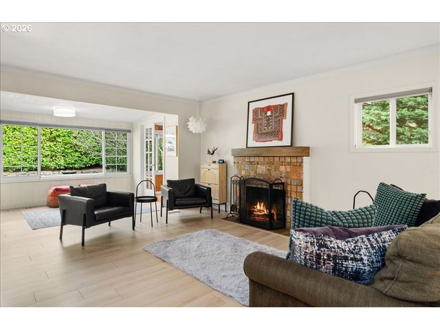 6610 Sw CANYON Ln, Portland, OR 97225