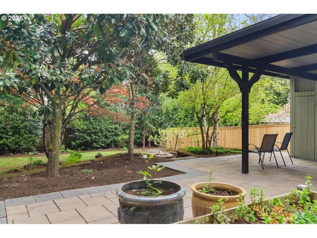 6610 Sw CANYON Ln, Portland, OR 97225