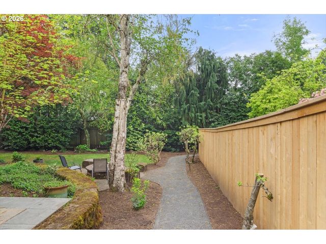 6610 Sw CANYON Ln, Portland, OR 97225