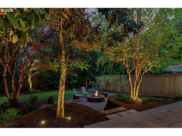 6610 Sw CANYON Ln, Portland, OR 97225