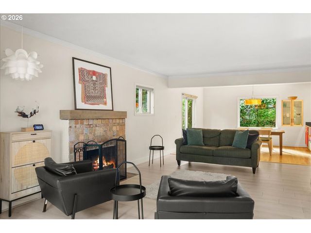 6610 Sw CANYON Ln, Portland, OR 97225