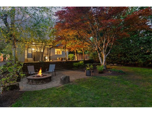 6610 Sw CANYON Ln, Portland, OR 97225