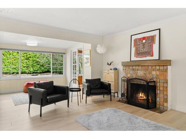 6610 Sw CANYON Ln, Portland, OR 97225