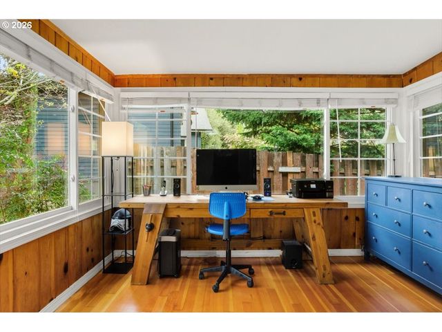 6610 Sw CANYON Ln, Portland, OR 97225