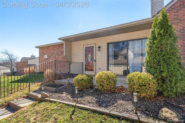422 Water Tower Circle, Brighton, MI 48116
