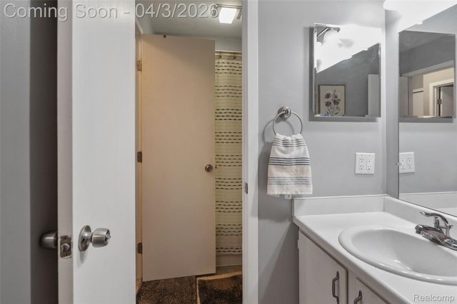 422 Water Tower Circle, Brighton, MI 48116