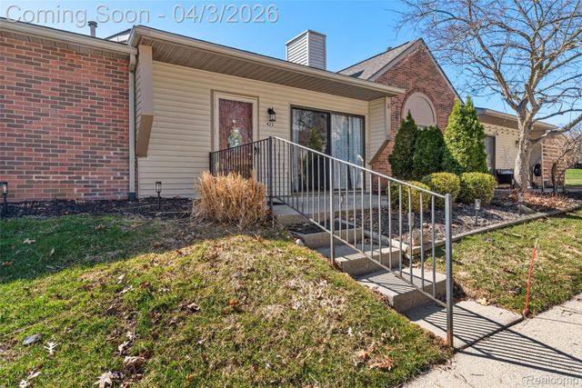 422 Water Tower Circle, Brighton, MI 48116