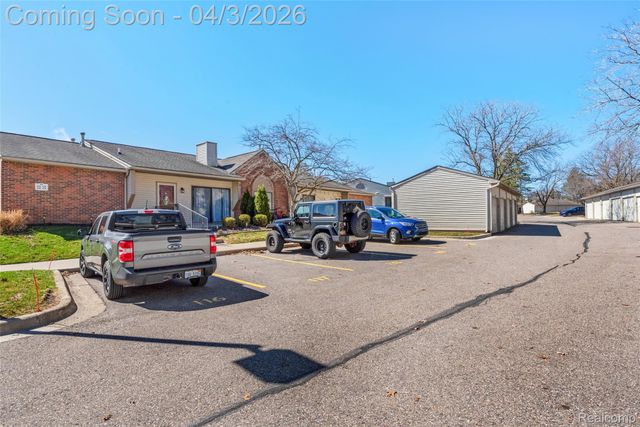 422 Water Tower Circle, Brighton, MI 48116