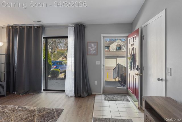 422 Water Tower Circle, Brighton, MI 48116