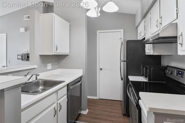 422 Water Tower Circle, Brighton, MI 48116