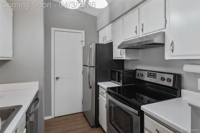 422 Water Tower Circle, Brighton, MI 48116