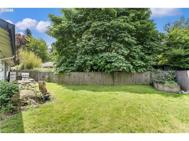 18321 Ne WASCO St, Portland, OR 97230