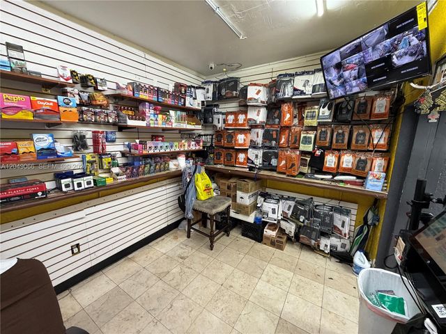 4980 NW 22nd Avenue, Miami, FL 33142