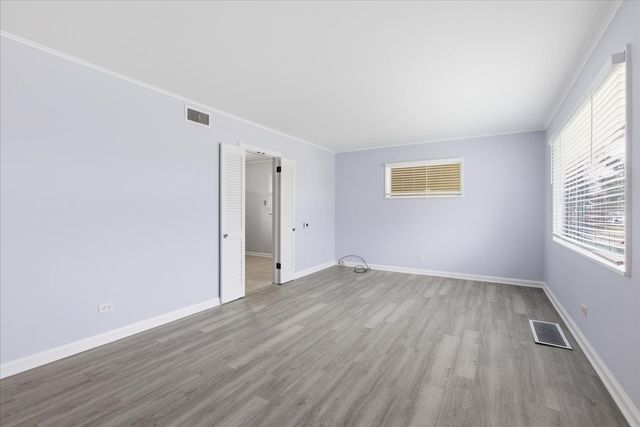 5 Crescent Road, Lake Zurich, IL 60047