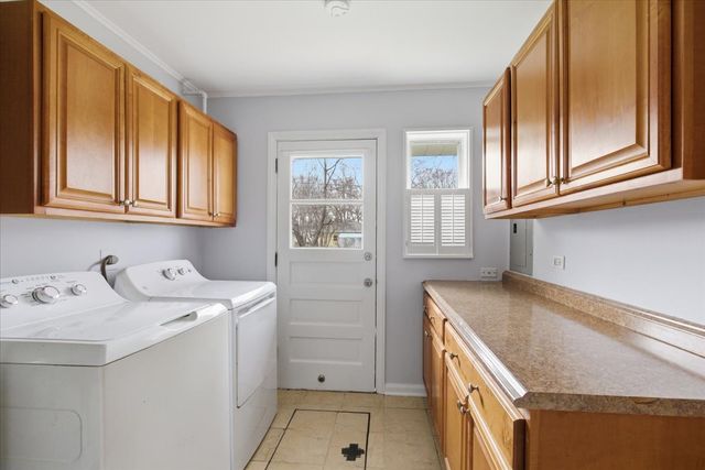 5 Crescent Road, Lake Zurich, IL 60047