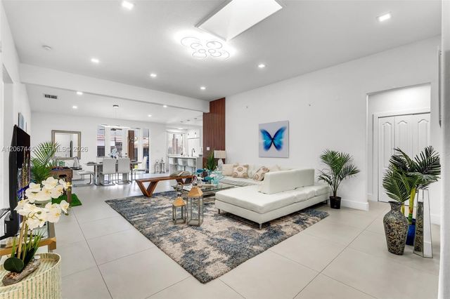 16362 SW 53rd Terrace, Miami, FL 33185