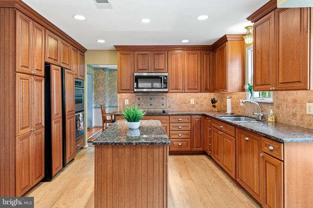 4 WOODSTOCK CIR, Collegeville, PA 19426