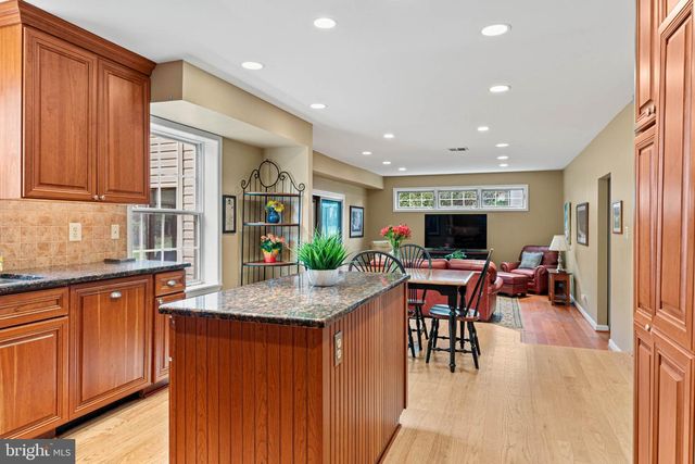4 WOODSTOCK CIR, Collegeville, PA 19426