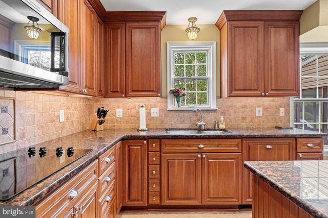 4 WOODSTOCK CIR, Collegeville, PA 19426