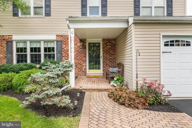 4 WOODSTOCK CIR, Collegeville, PA 19426