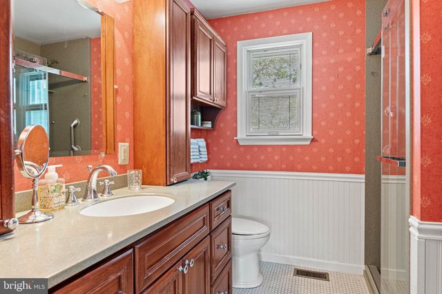 4 WOODSTOCK CIR, Collegeville, PA 19426