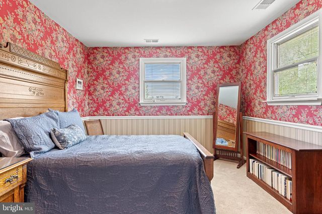 4 WOODSTOCK CIR, Collegeville, PA 19426