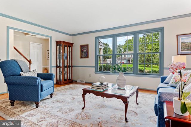 4 WOODSTOCK CIR, Collegeville, PA 19426
