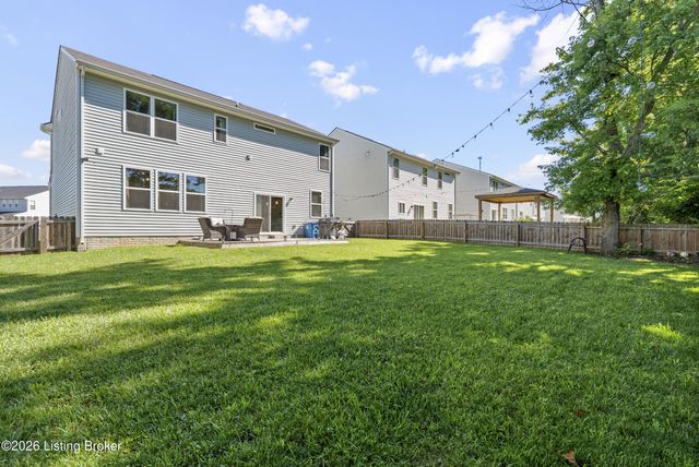 4014 White Pine Ln, La Grange, KY 40031