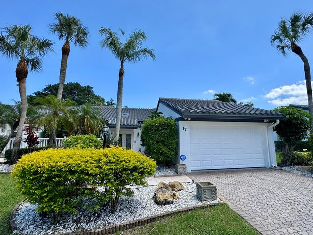17 Villa Lane, Boynton Beach, FL 33436