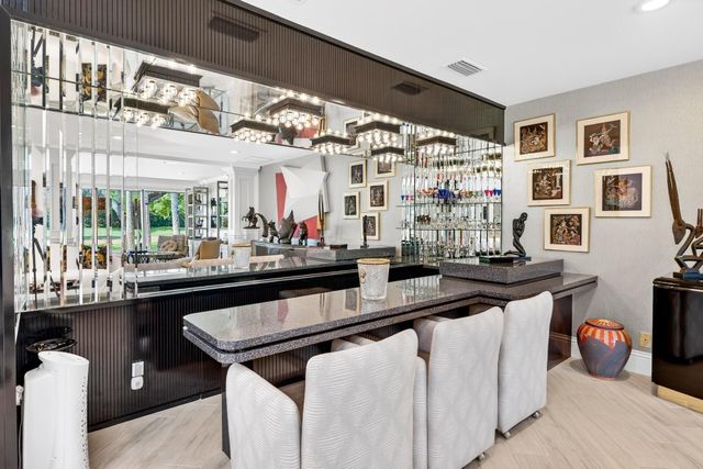 17 Villa Lane, Boynton Beach, FL 33436