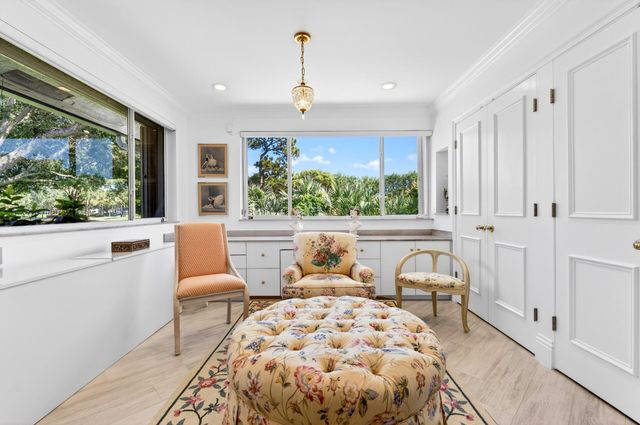 17 Villa Lane, Boynton Beach, FL 33436