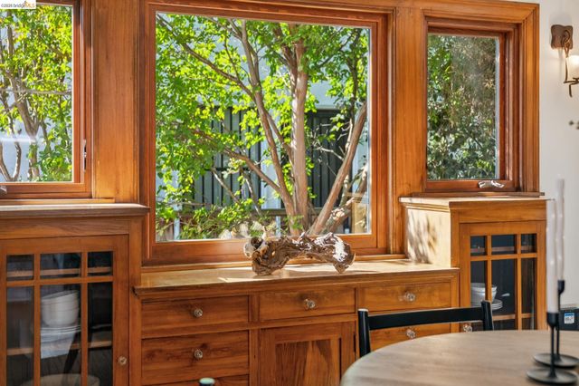 820 Prospect Ave, Oakland, CA 94610