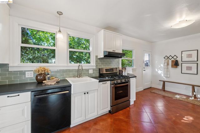 820 Prospect Ave, Oakland, CA 94610