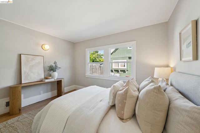 820 Prospect Ave, Oakland, CA 94610