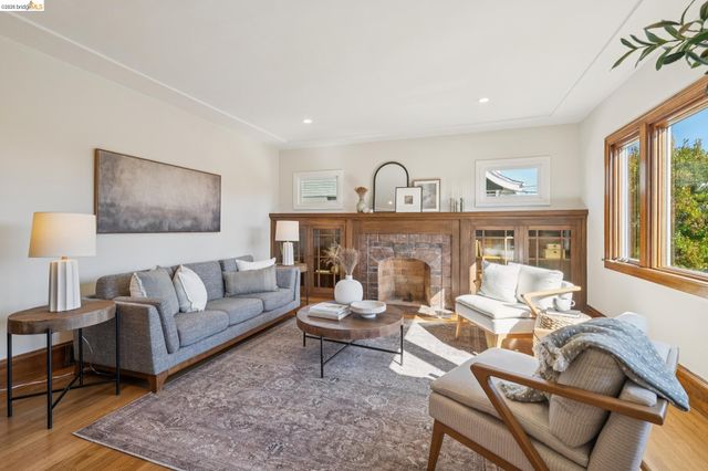 820 Prospect Ave, Oakland, CA 94610