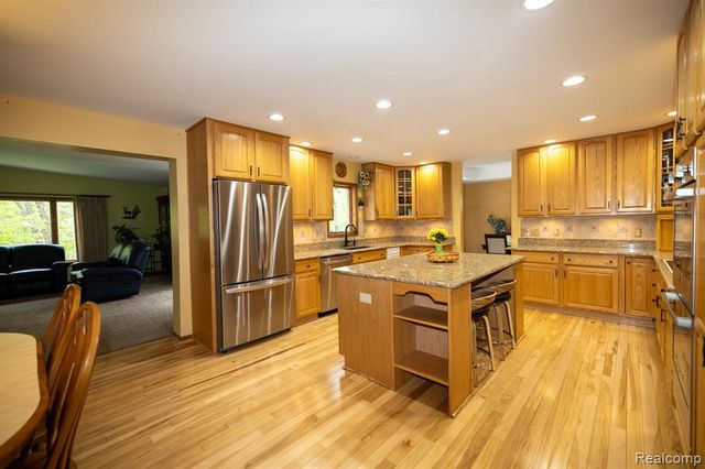 321 Elio, Highland, MI 48357