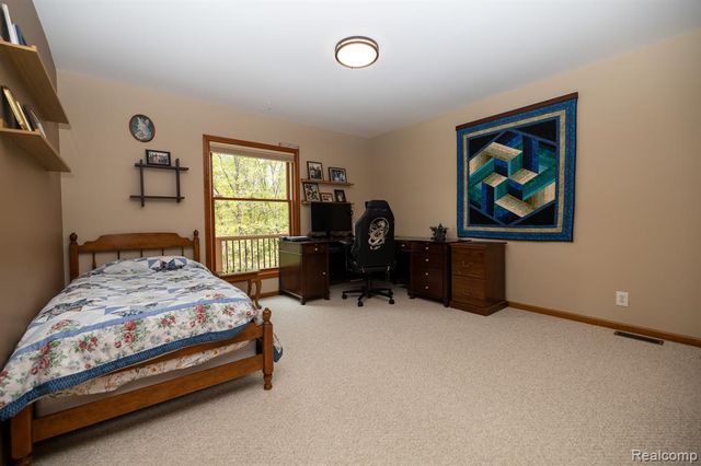321 Elio, Highland, MI 48357