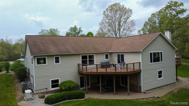321 Elio, Highland, MI 48357
