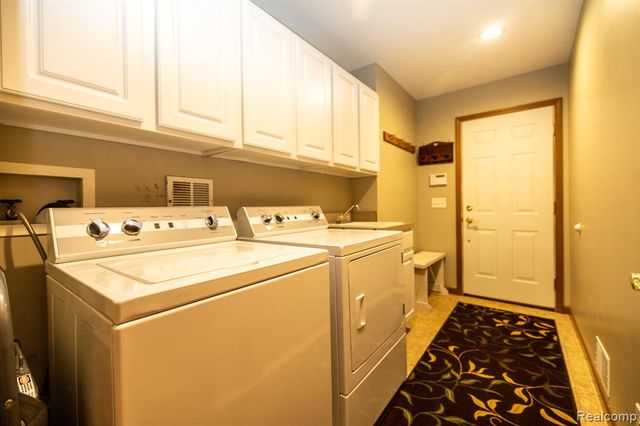 321 Elio, Highland, MI 48357