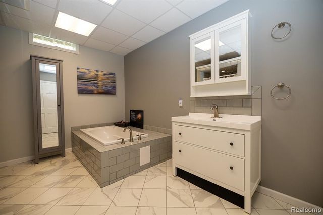 321 Elio, Highland, MI 48357
