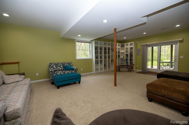 321 Elio, Highland, MI 48357