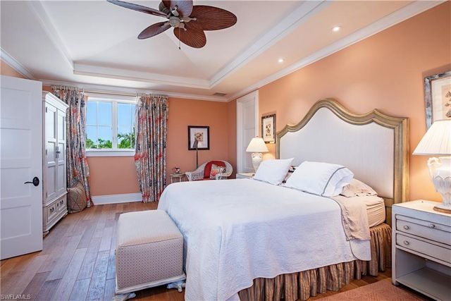 2001 4th ST S, Naples, FL 34102